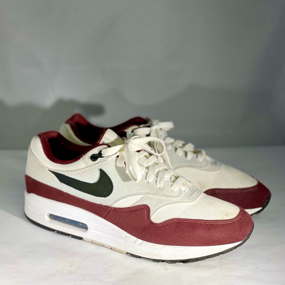 Nike Men's Cream and Burgundy Sneakers